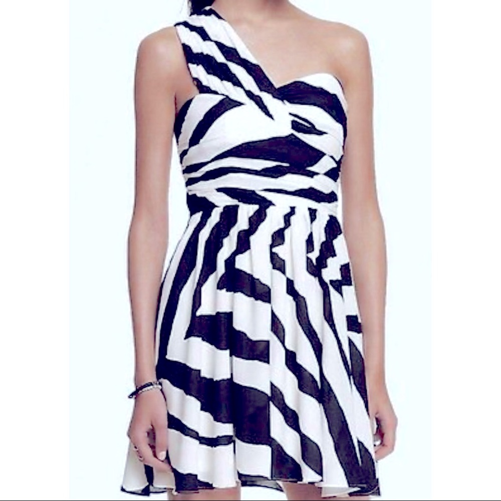 NWT Express Black&Off White Zebra 1 Shoulder Dress